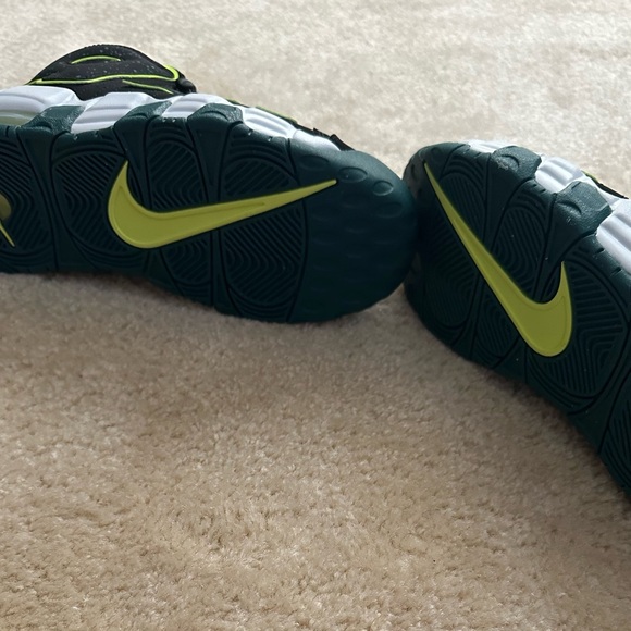 Nike Kids Black and Neon Green Sneakers - Picture 5 of 5